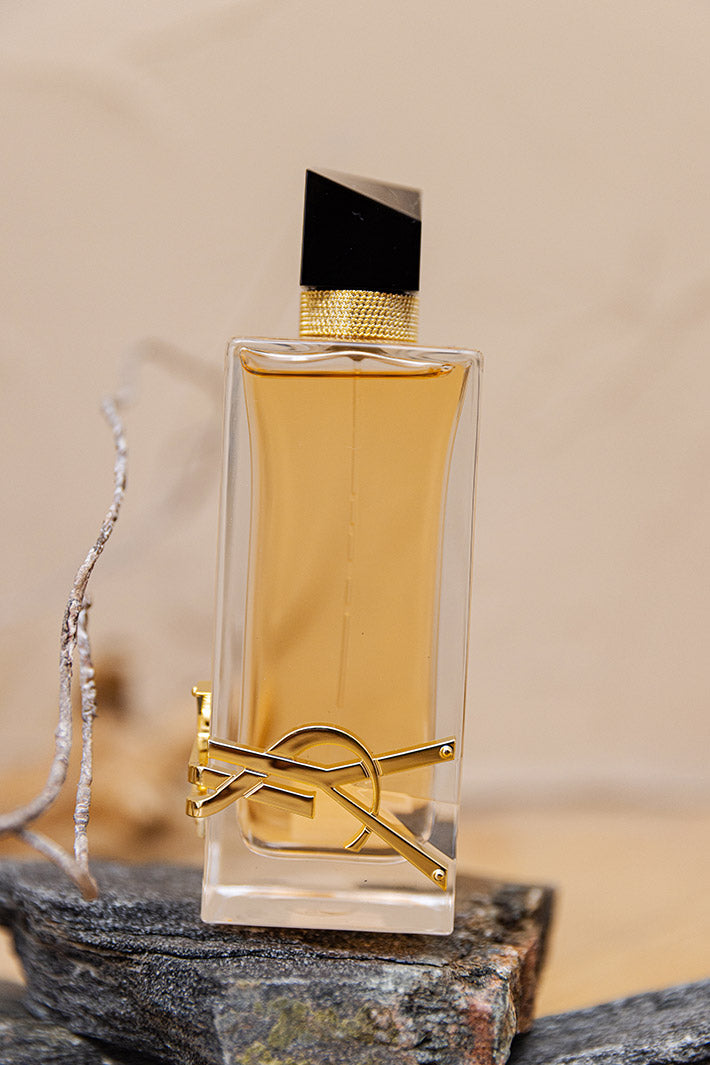 Yves Saint Laurent　イヴ・サンローラン